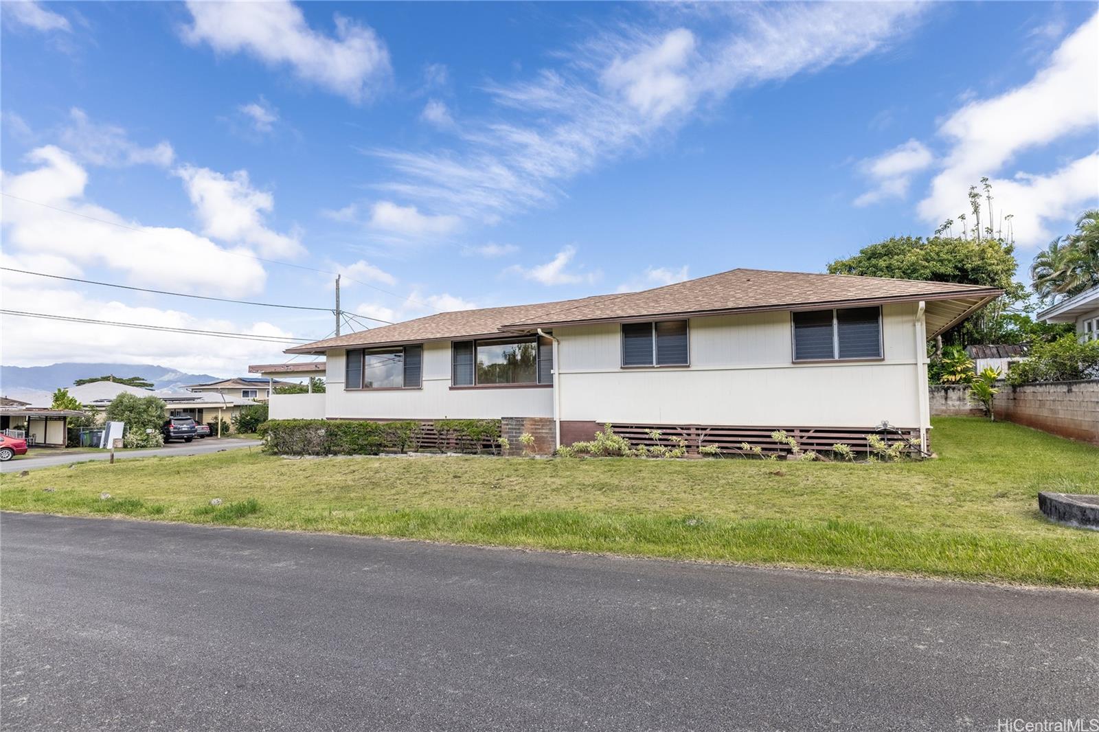 1768  Koikoi Street Wahiawa Heights, Central home - photo 2 of 16