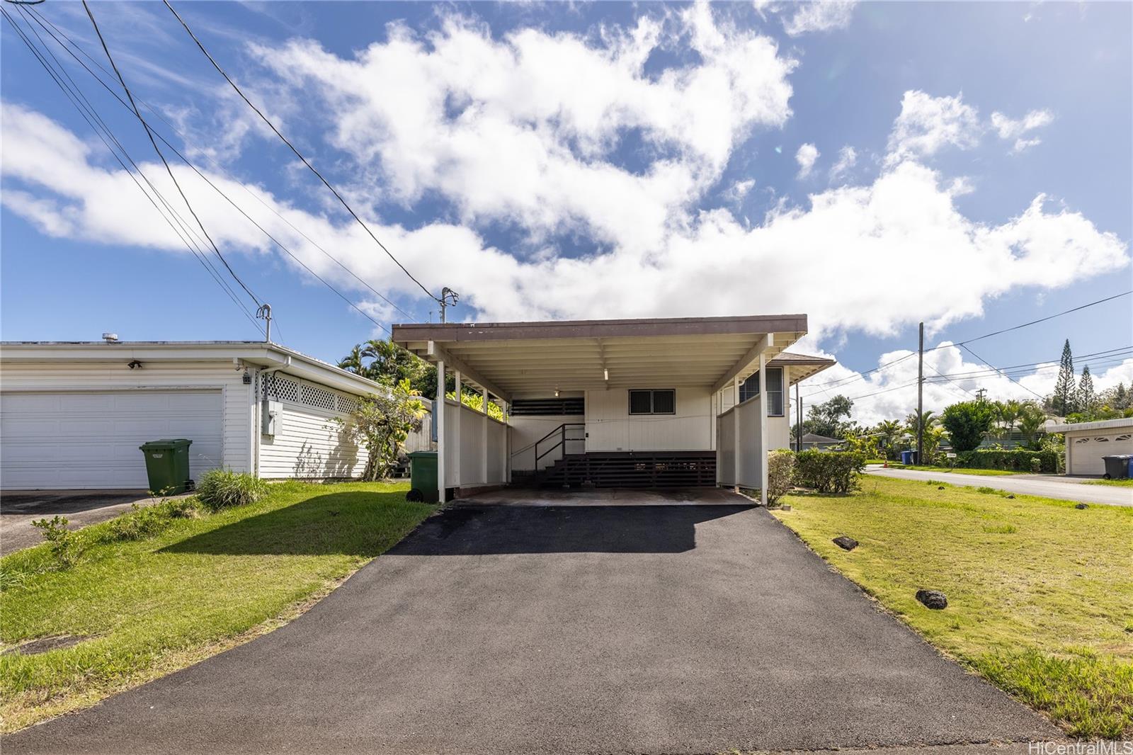 1768  Koikoi Street Wahiawa Heights, Central home - photo 3 of 16