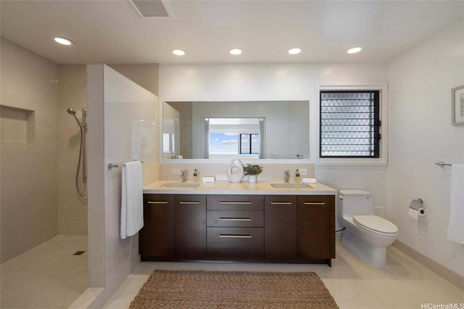 1772  Kumakani Loop Waialae Iki, Diamond Head home - photo 16 of 25