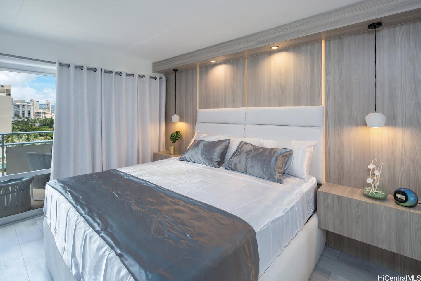 Ilikai Apt Bldg condo # 1005, Honolulu, Hawaii - photo 2 of 12