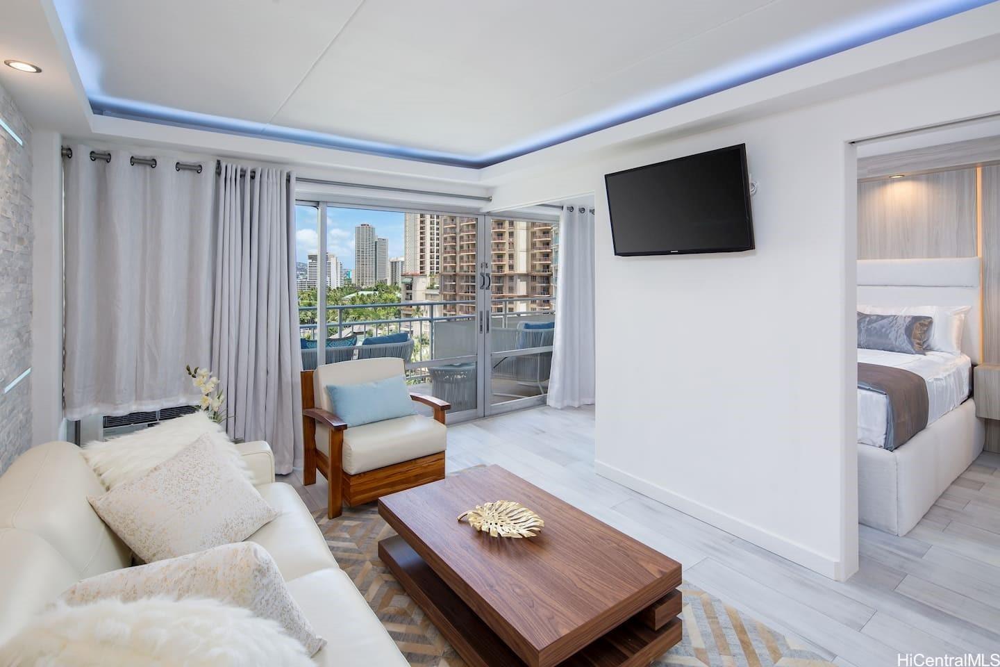 Ilikai Apt Bldg condo # 1005, Honolulu, Hawaii - photo 3 of 12