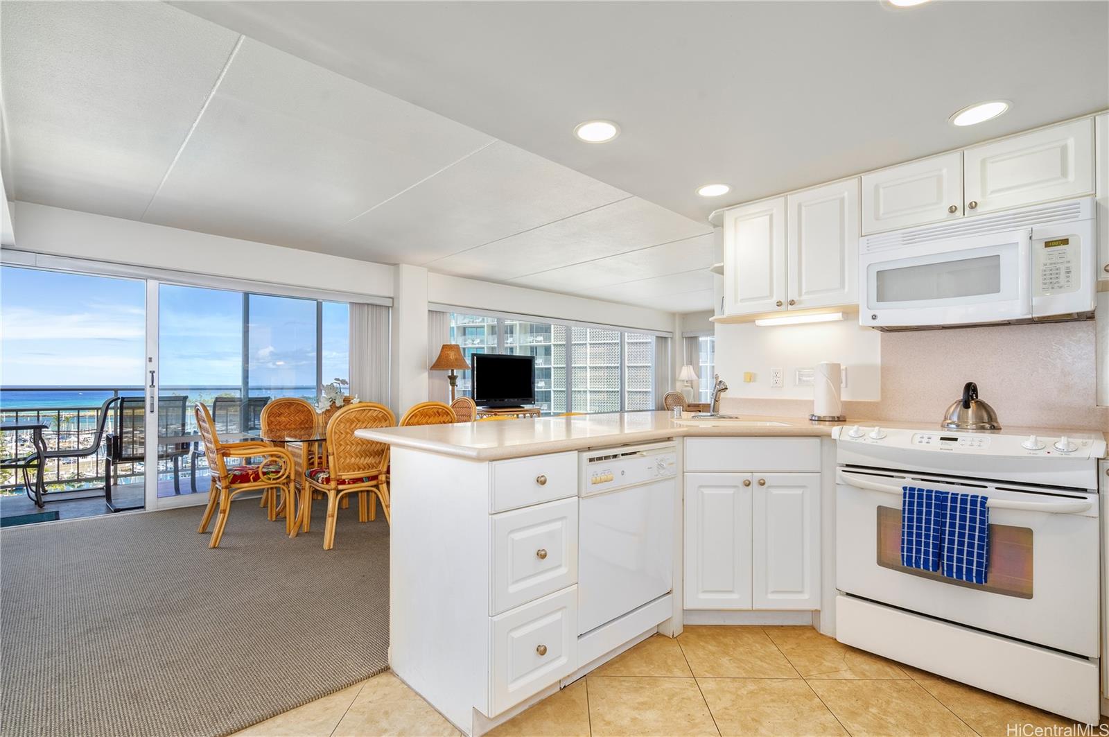 Ilikai Apt Bldg condo # 1110, Honolulu, Hawaii - photo 11 of 25