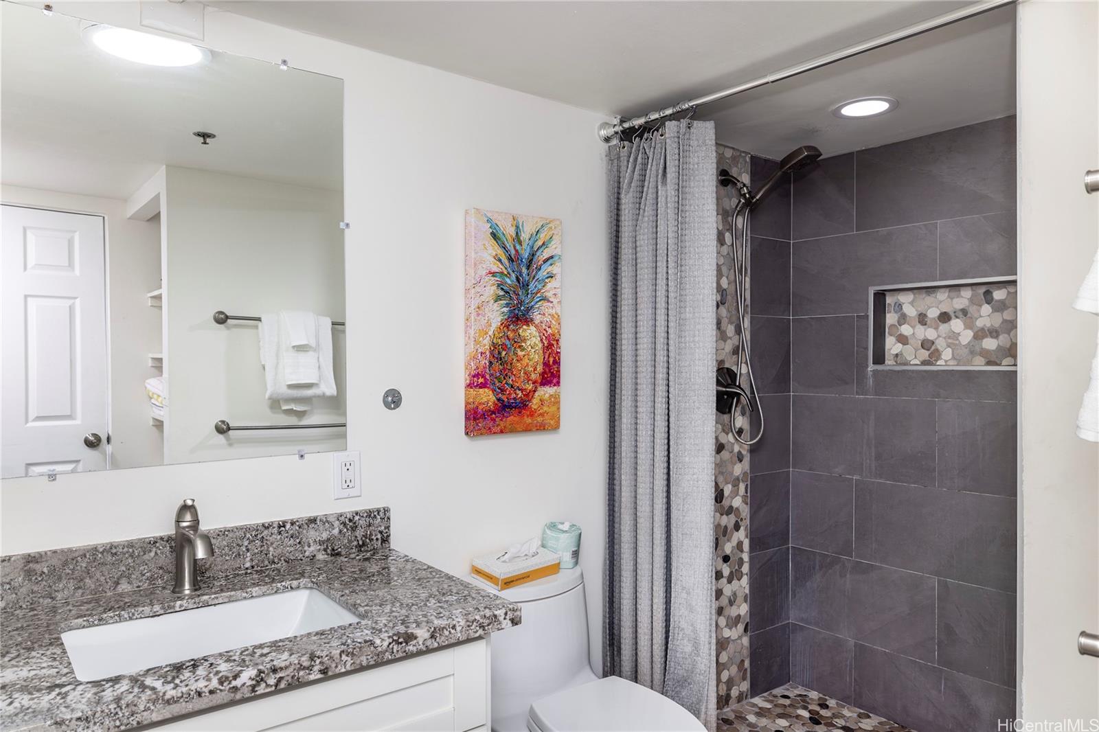 Ilikai Apt Bldg condo # 1226, Honolulu, Hawaii - photo 18 of 18