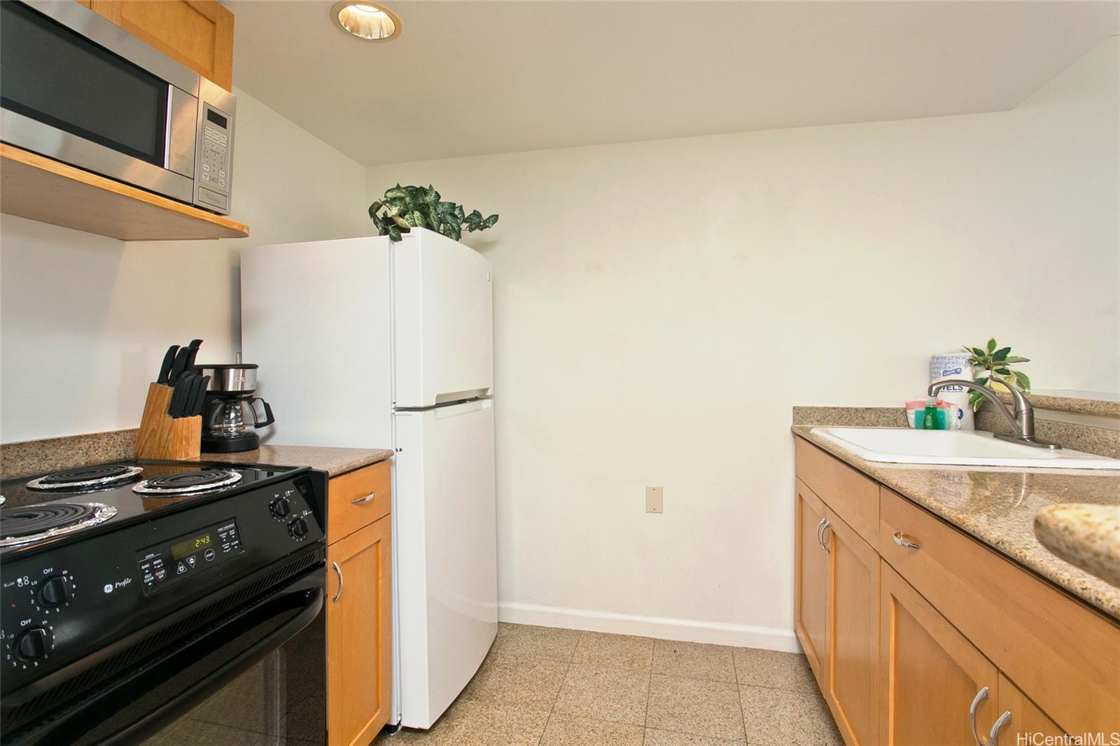 1777 Ala Moana Blvd Honolulu - Rental - photo 9 of 15