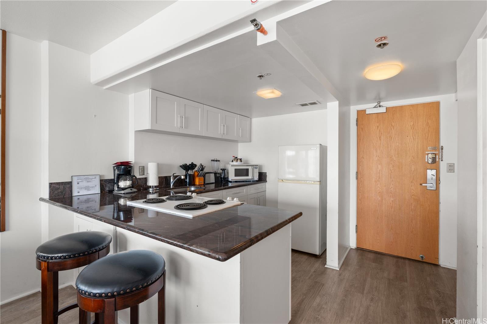 Ilikai Apt Bldg condo # 1333, Honolulu, Hawaii - photo 9 of 16