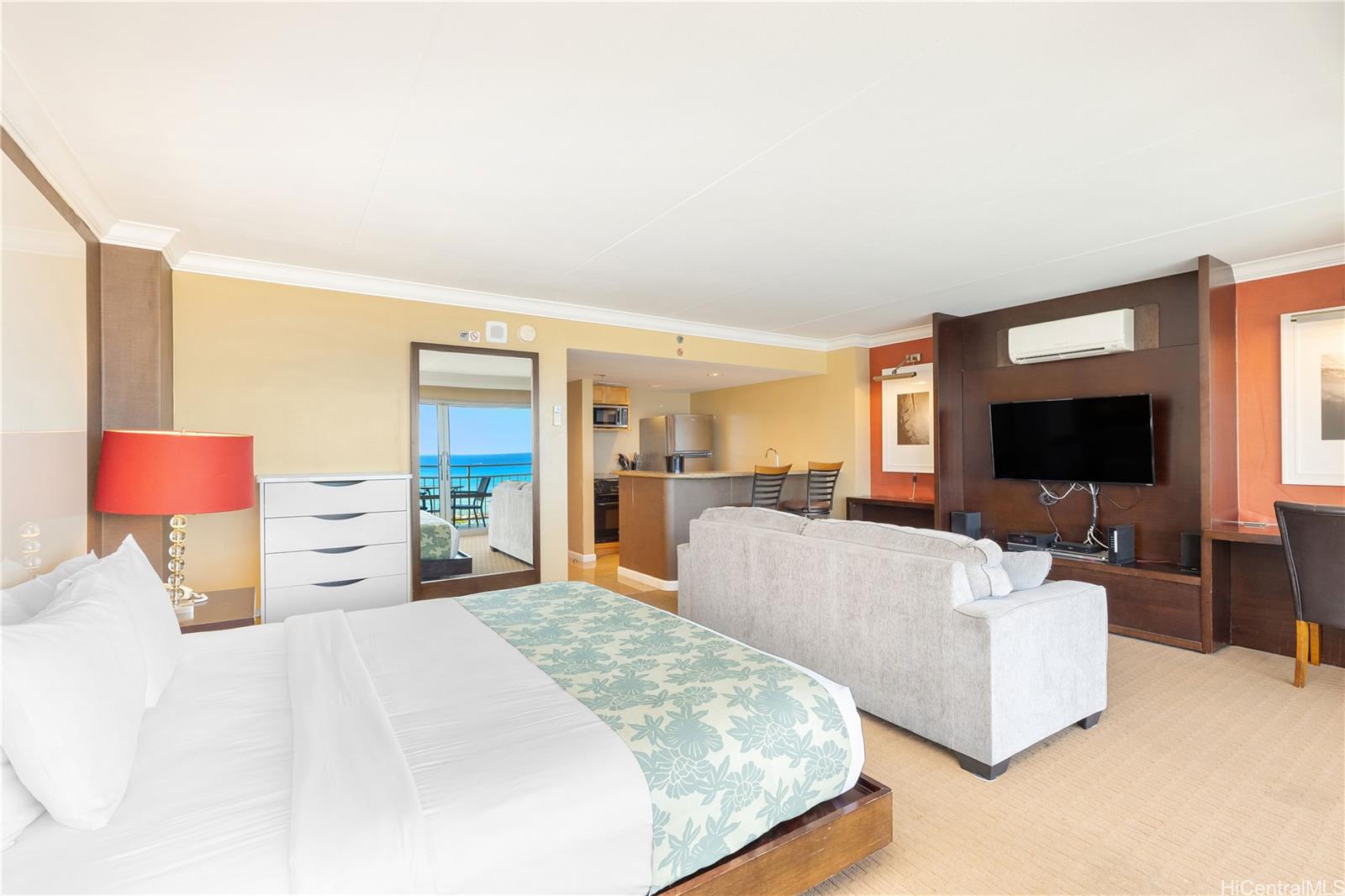 Ilikai Apt Bldg condo # 1608, Honolulu, Hawaii - photo 7 of 22