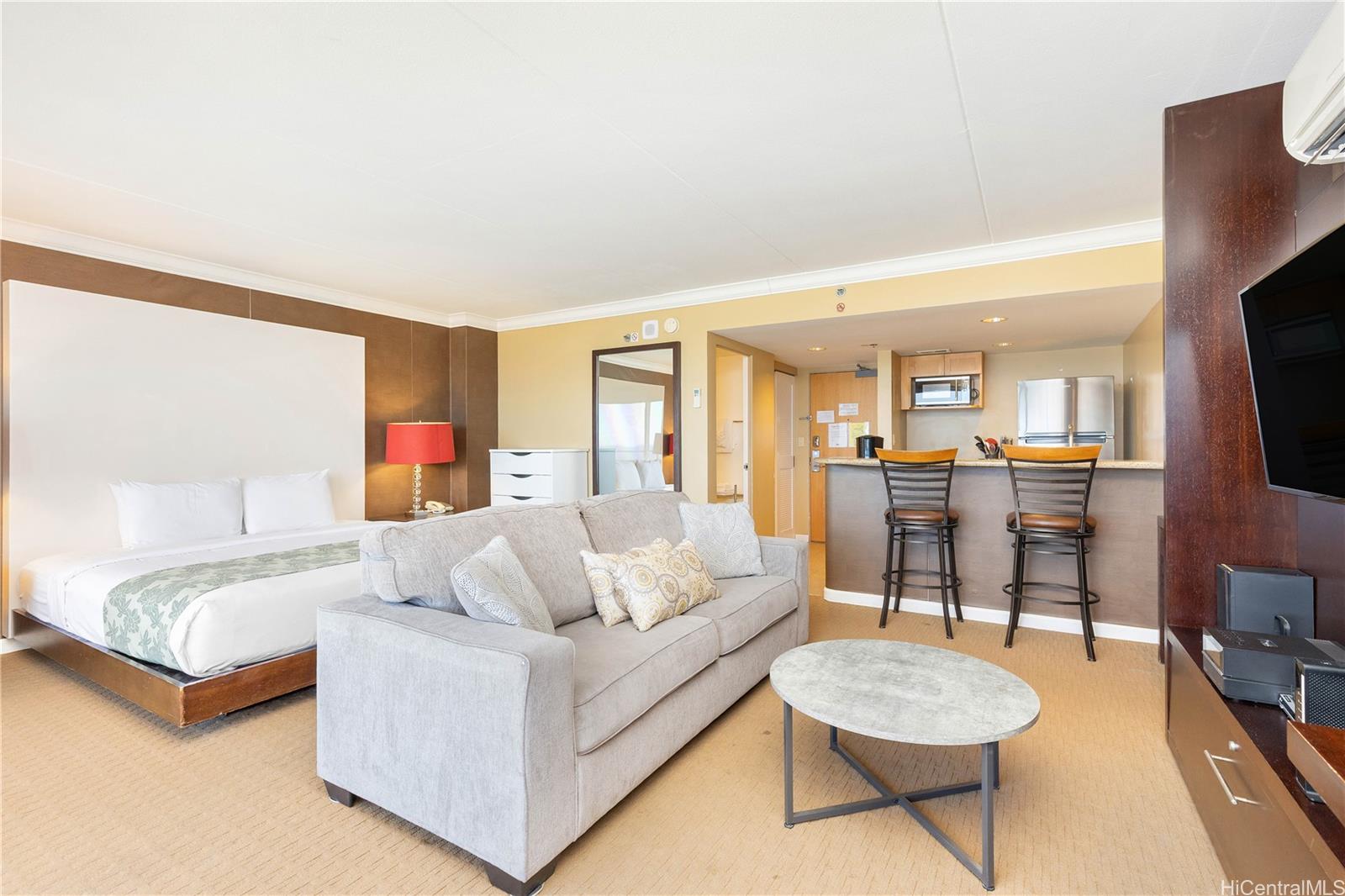 Ilikai Apt Bldg condo # 1608, Honolulu, Hawaii - photo 8 of 22