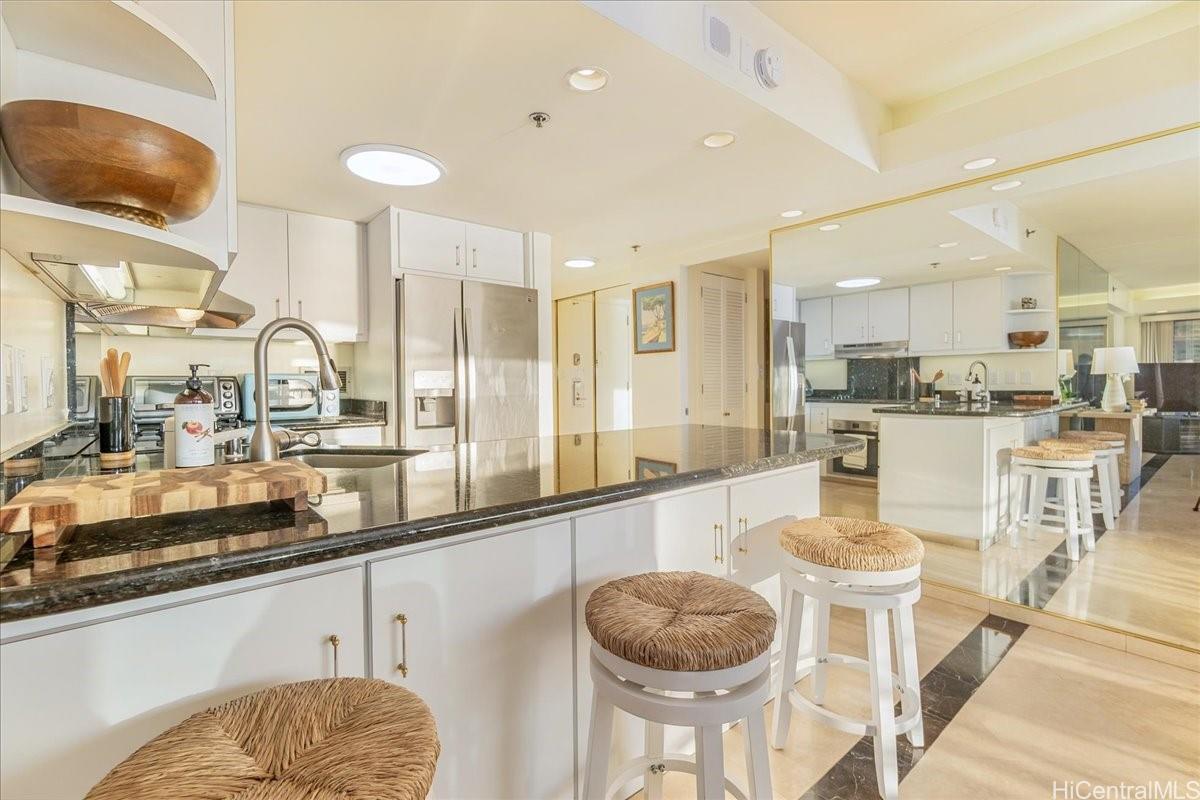 Ilikai Apt Bldg condo # 1610, Honolulu, Hawaii - photo 3 of 25