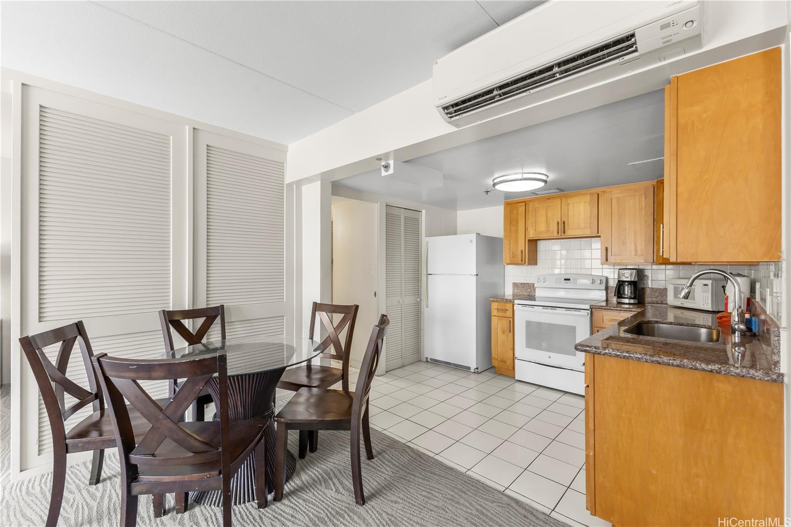 Ilikai Apt Bldg condo # 1834, Honolulu, Hawaii - photo 12 of 25