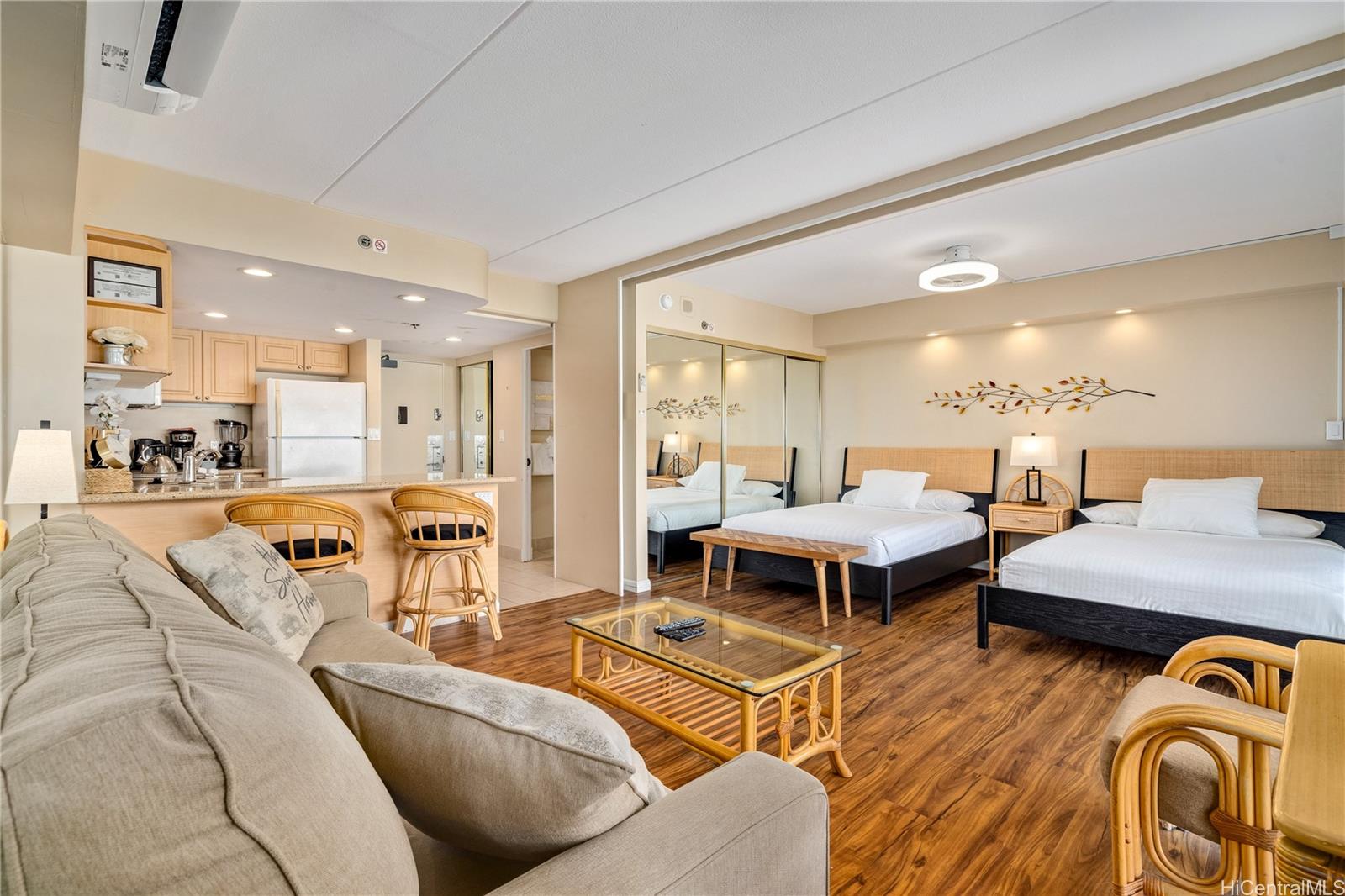 Ilikai Apt Bldg condo # 1907, Honolulu, Hawaii - photo 11 of 21