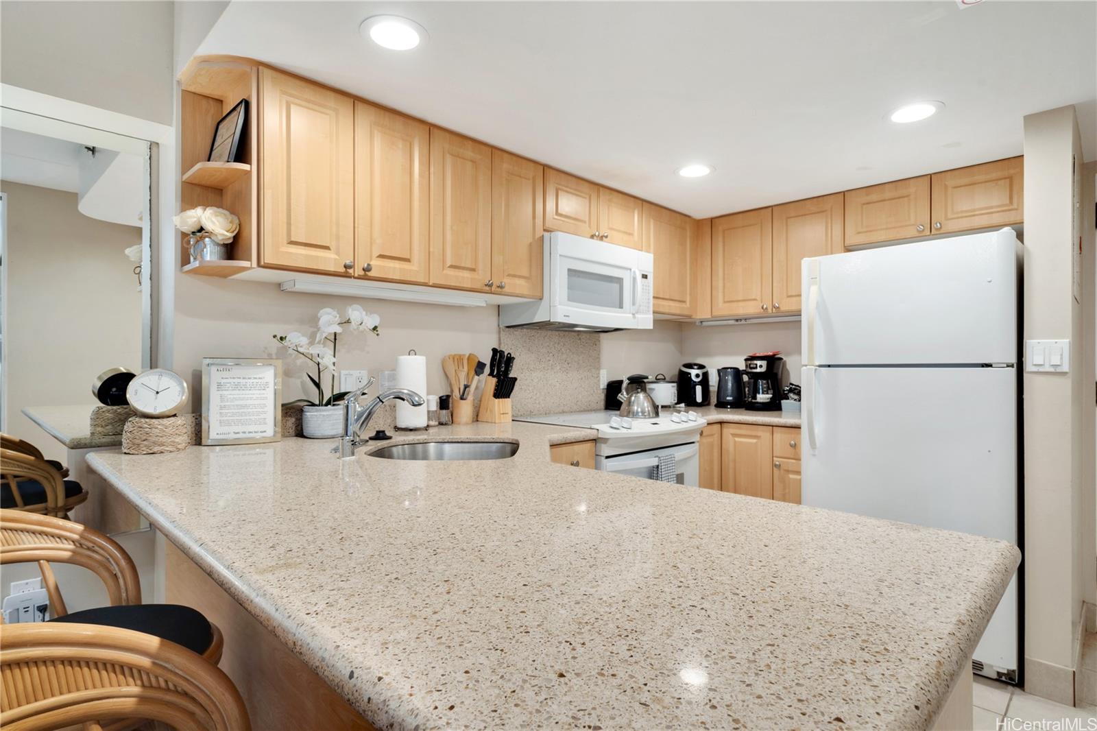 Ilikai Apt Bldg condo # 1907, Honolulu, Hawaii - photo 12 of 21