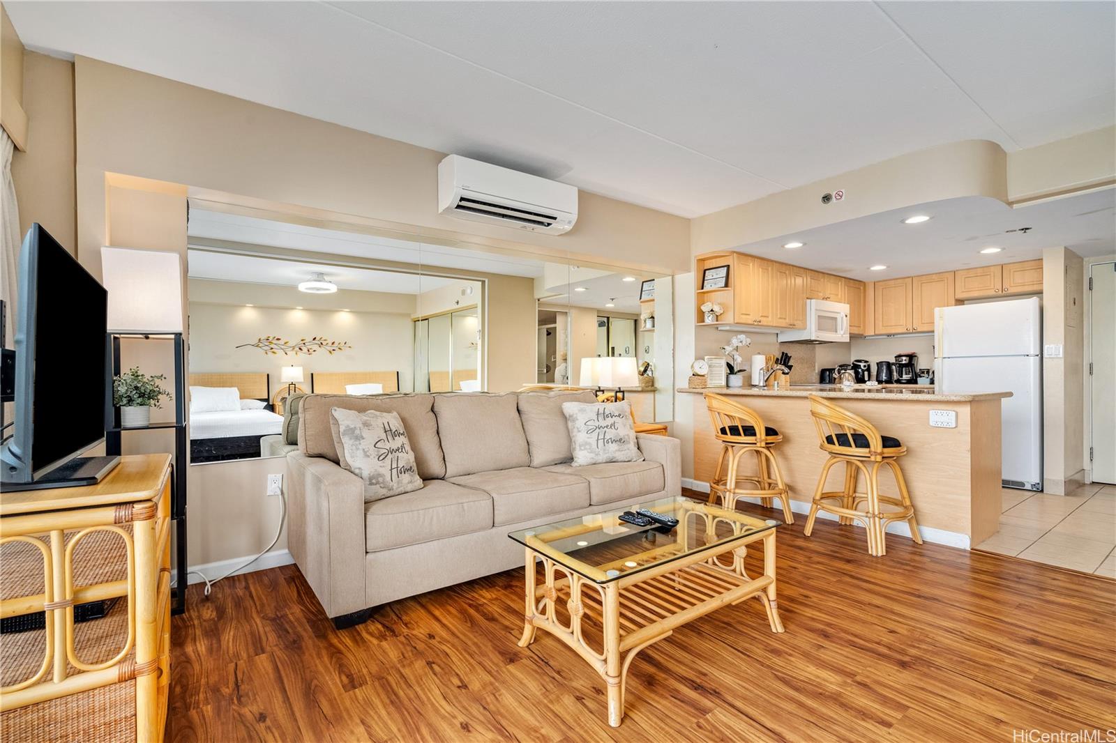 Ilikai Apt Bldg condo # 1907, Honolulu, Hawaii - photo 10 of 21