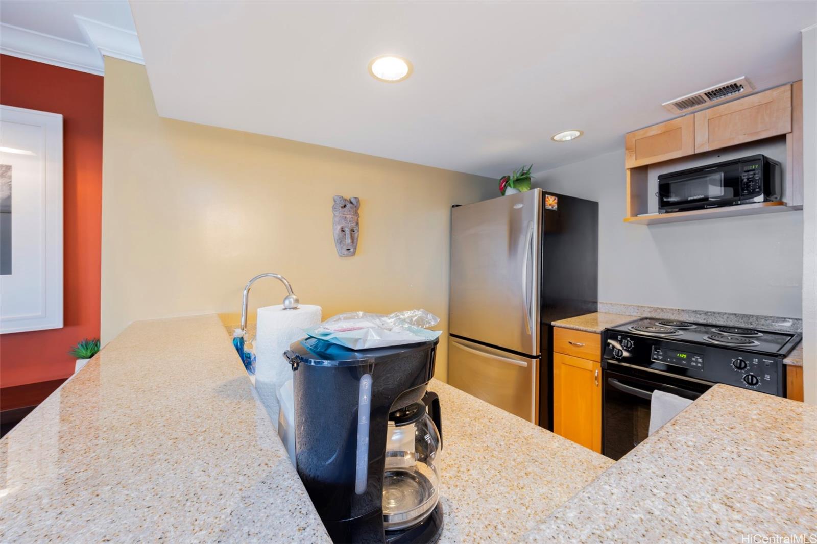 Ilikai Apt Bldg condo # 2029, Honolulu, Hawaii - photo 14 of 24