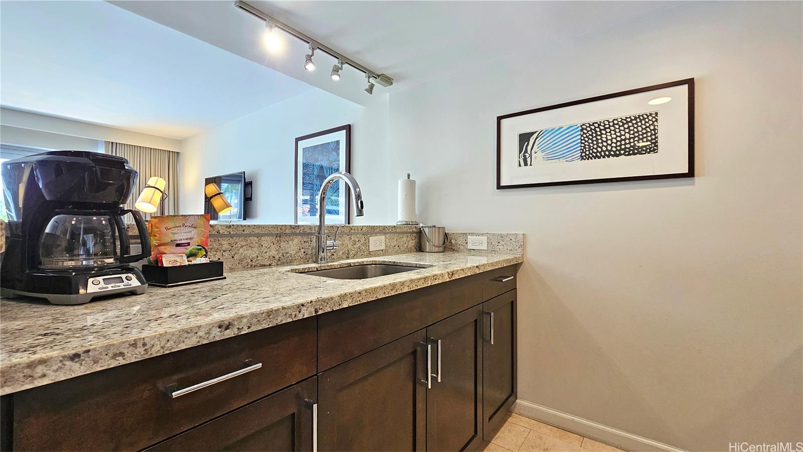 Ilikai Apt Bldg condo # 203, Honolulu, Hawaii - photo 12 of 25