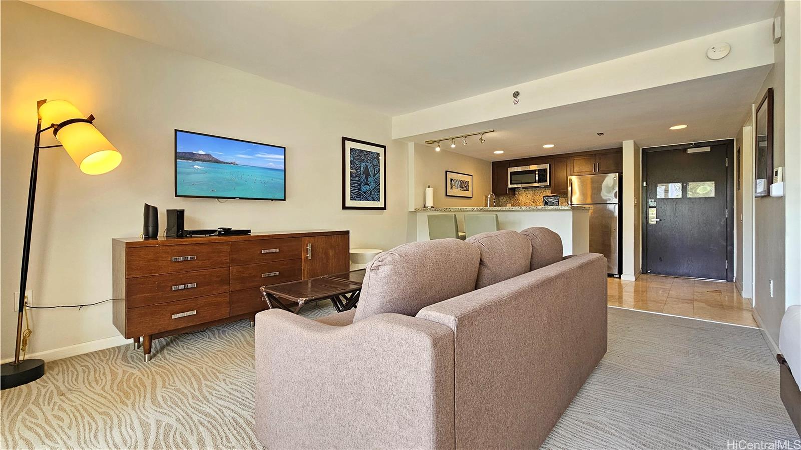 Ilikai Apt Bldg condo # 203, Honolulu, Hawaii - photo 4 of 25