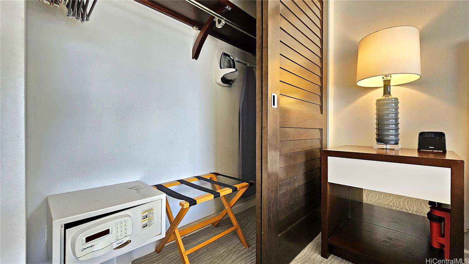 Ilikai Apt Bldg condo # 203, Honolulu, Hawaii - photo 8 of 25