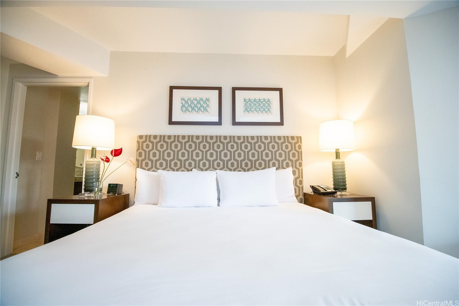 Ilikai Apt Bldg condo # 211, Honolulu, Hawaii - photo 11 of 13