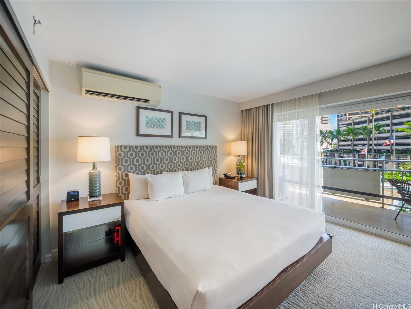 Ilikai Apt Bldg condo # 213, Honolulu, Hawaii - photo 6 of 21