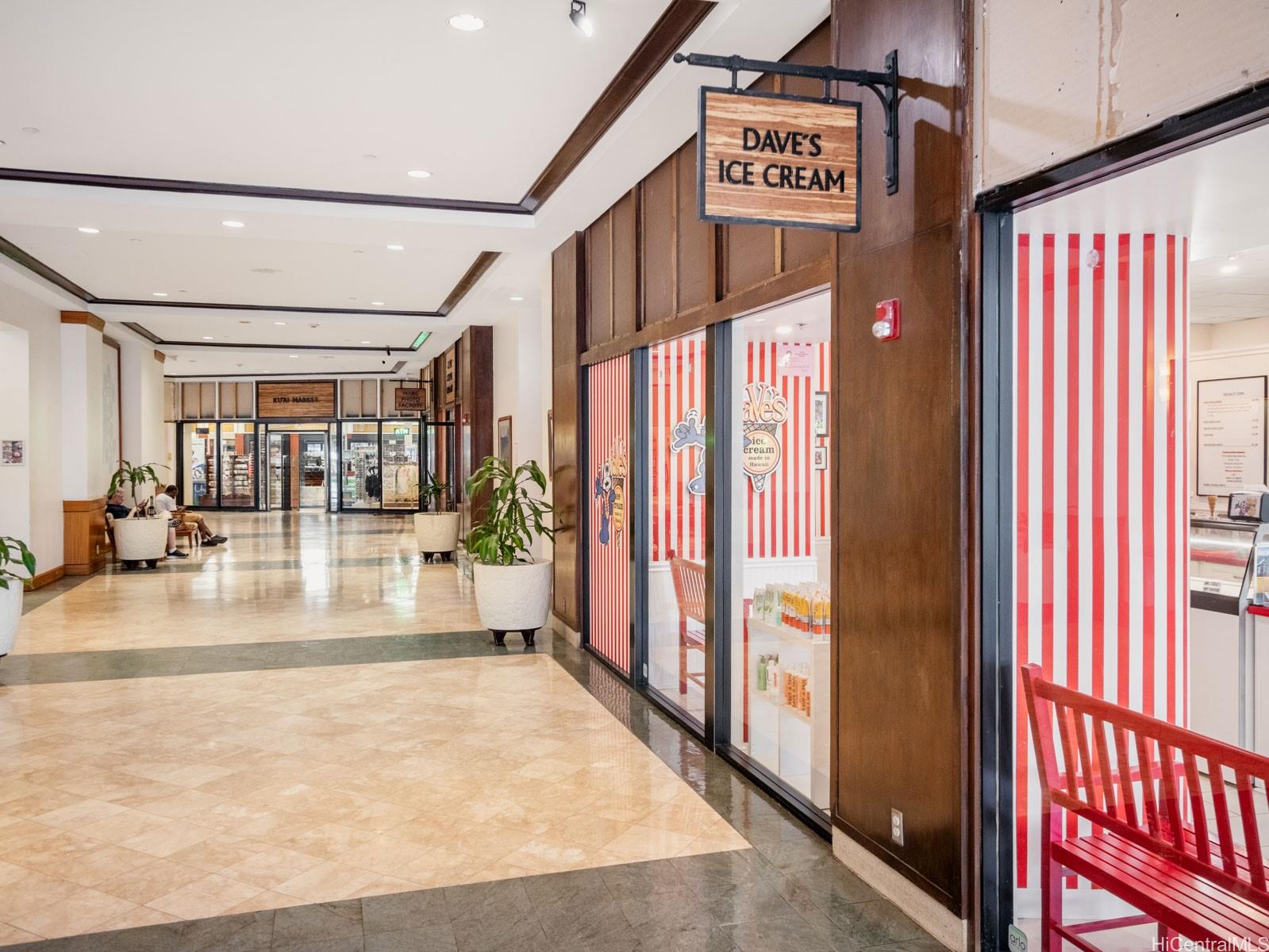 Ilikai Apt Bldg condo # 213, Honolulu, Hawaii - photo 15 of 20