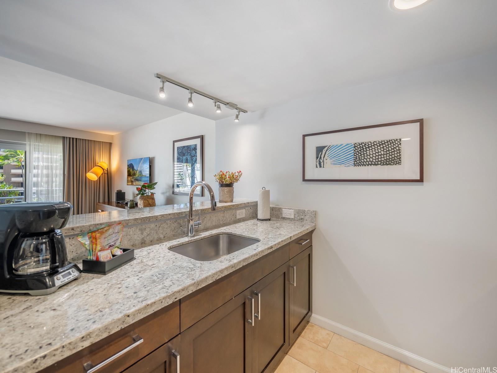 Ilikai Apt Bldg condo # 213, Honolulu, Hawaii - photo 5 of 20