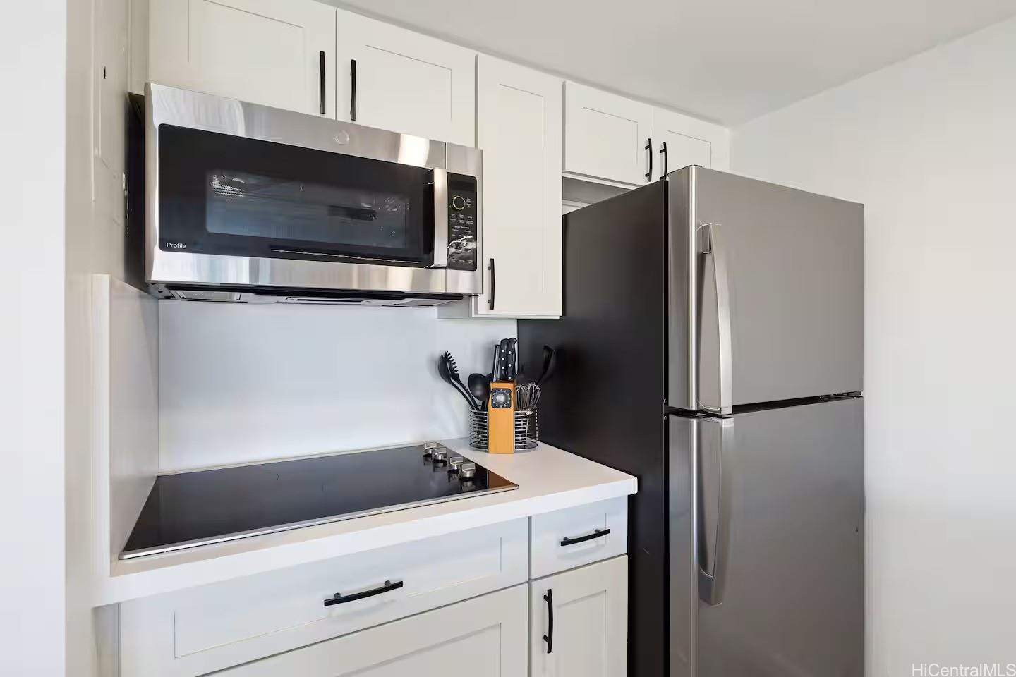 Ilikai Apt Bldg condo # 2131, Honolulu, Hawaii - photo 10 of 22