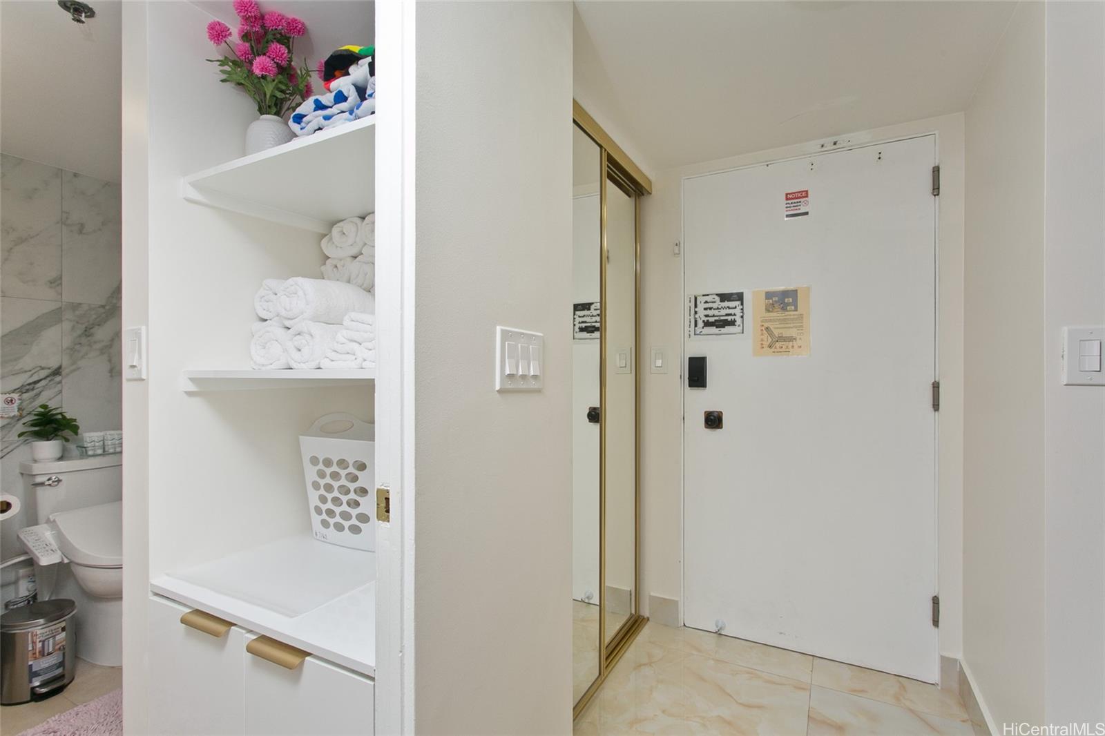 Ilikai Apt Bldg condo # 2142, Honolulu, Hawaii - photo 11 of 15