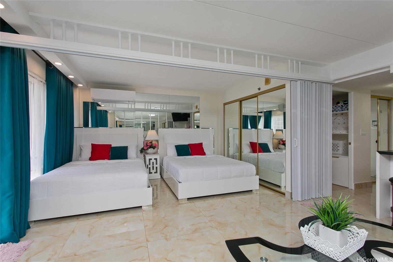 Ilikai Apt Bldg condo # 2142, Honolulu, Hawaii - photo 4 of 15