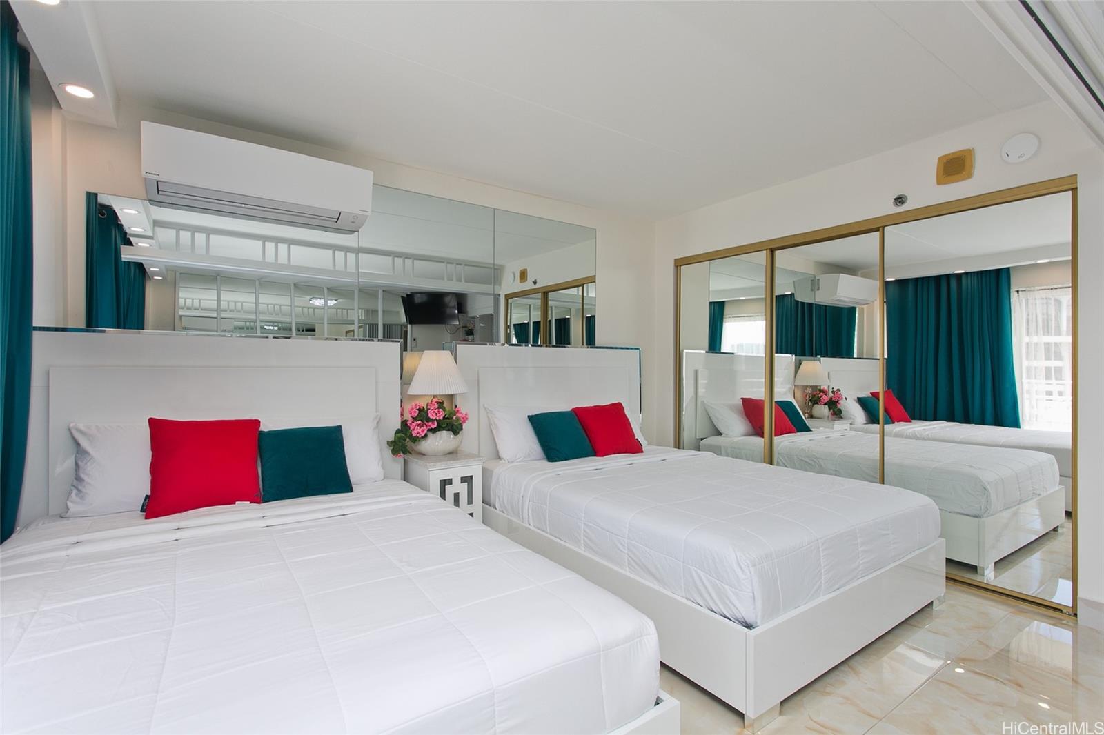 Ilikai Apt Bldg condo # 2142, Honolulu, Hawaii - photo 5 of 15