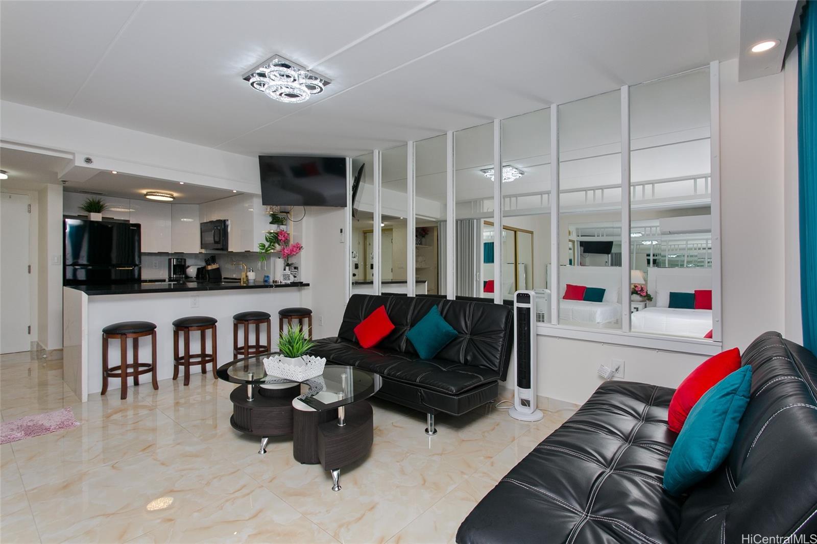 Ilikai Apt Bldg condo # 2142, Honolulu, Hawaii - photo 7 of 15