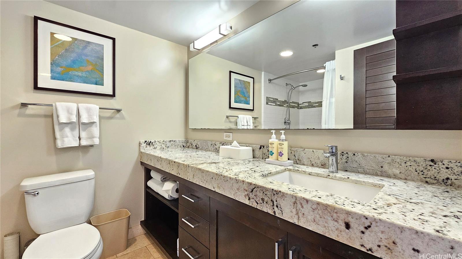 Ilikai Apt Bldg condo # 2203, Honolulu, Hawaii - photo 15 of 25