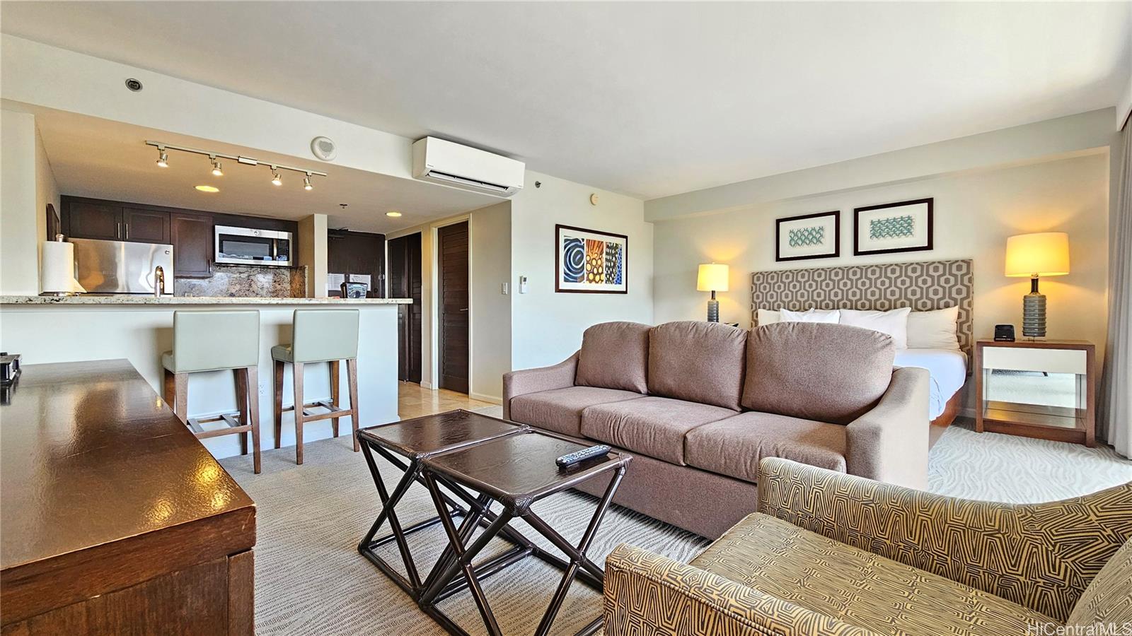 Ilikai Apt Bldg condo # 2203, Honolulu, Hawaii - photo 7 of 25