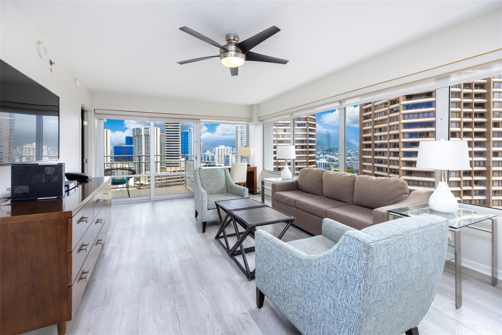 Ilikai Apt Bldg condo # 2209, Honolulu, Hawaii - photo 2 of 25
