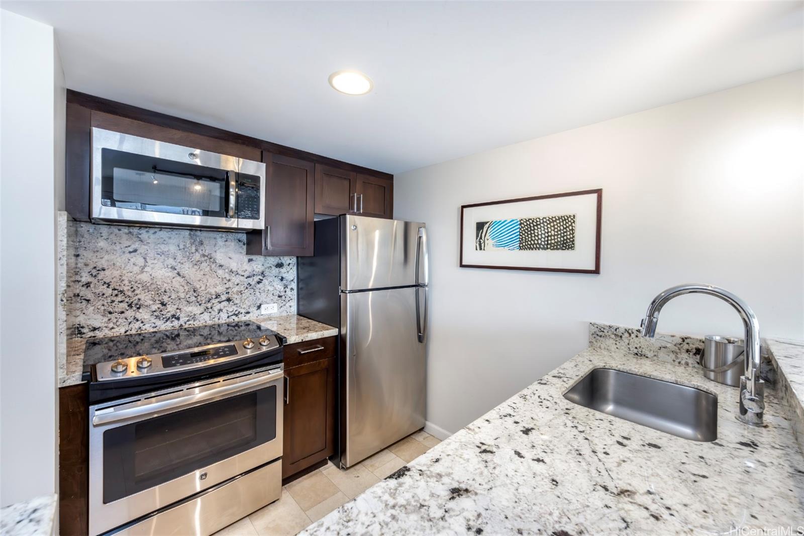 Ilikai Apt Bldg condo # 2209, Honolulu, Hawaii - photo 14 of 25