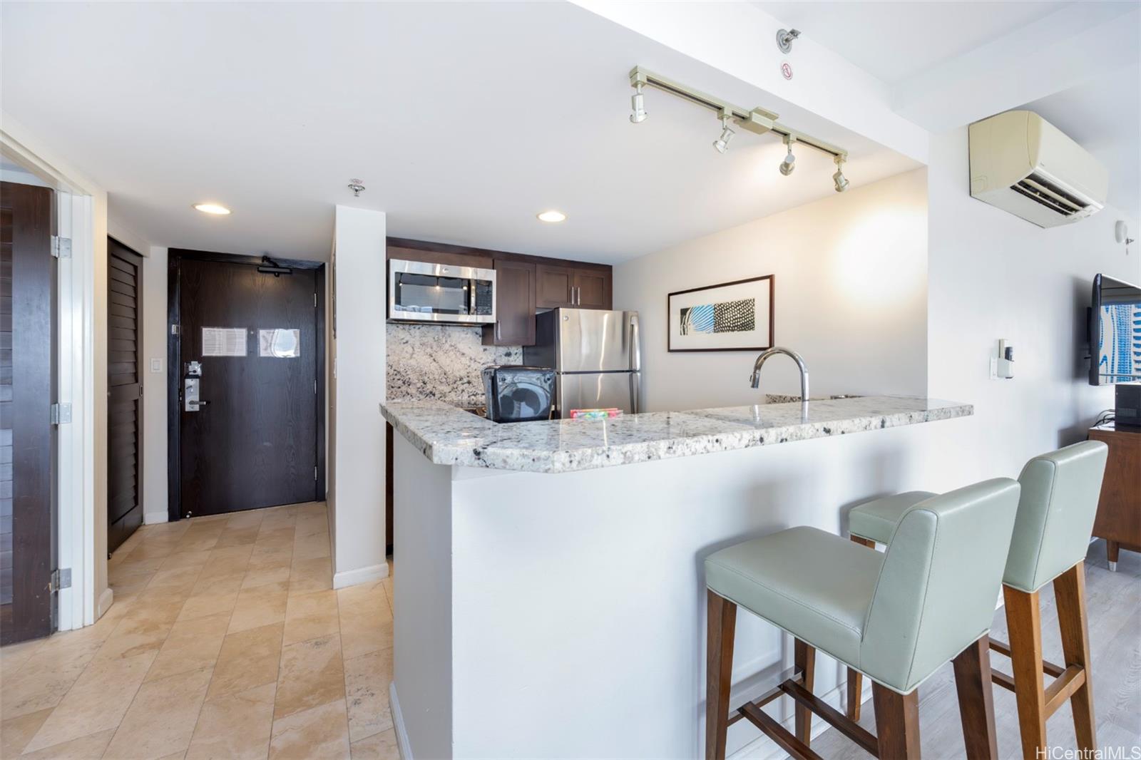 Ilikai Apt Bldg condo # 2209, Honolulu, Hawaii - photo 16 of 25