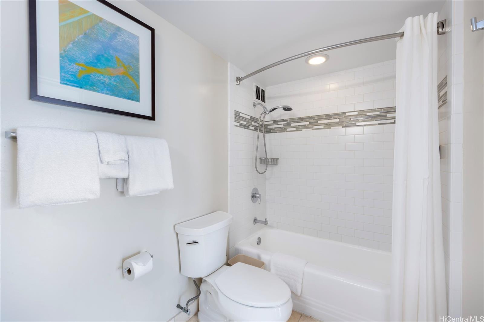 Ilikai Apt Bldg condo # 2209, Honolulu, Hawaii - photo 22 of 25