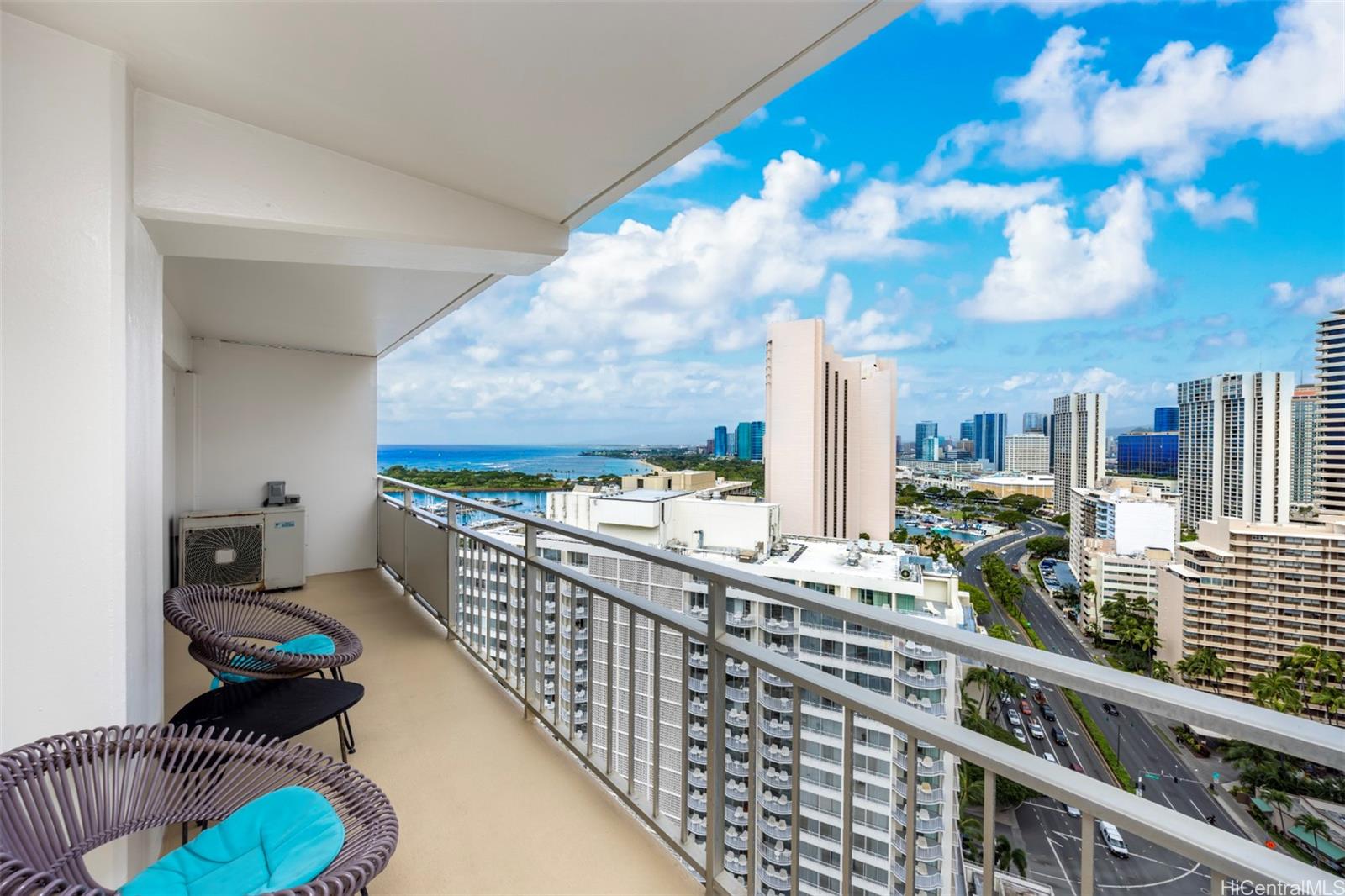 Ilikai Apt Bldg condo # 2209, Honolulu, Hawaii - photo 4 of 25