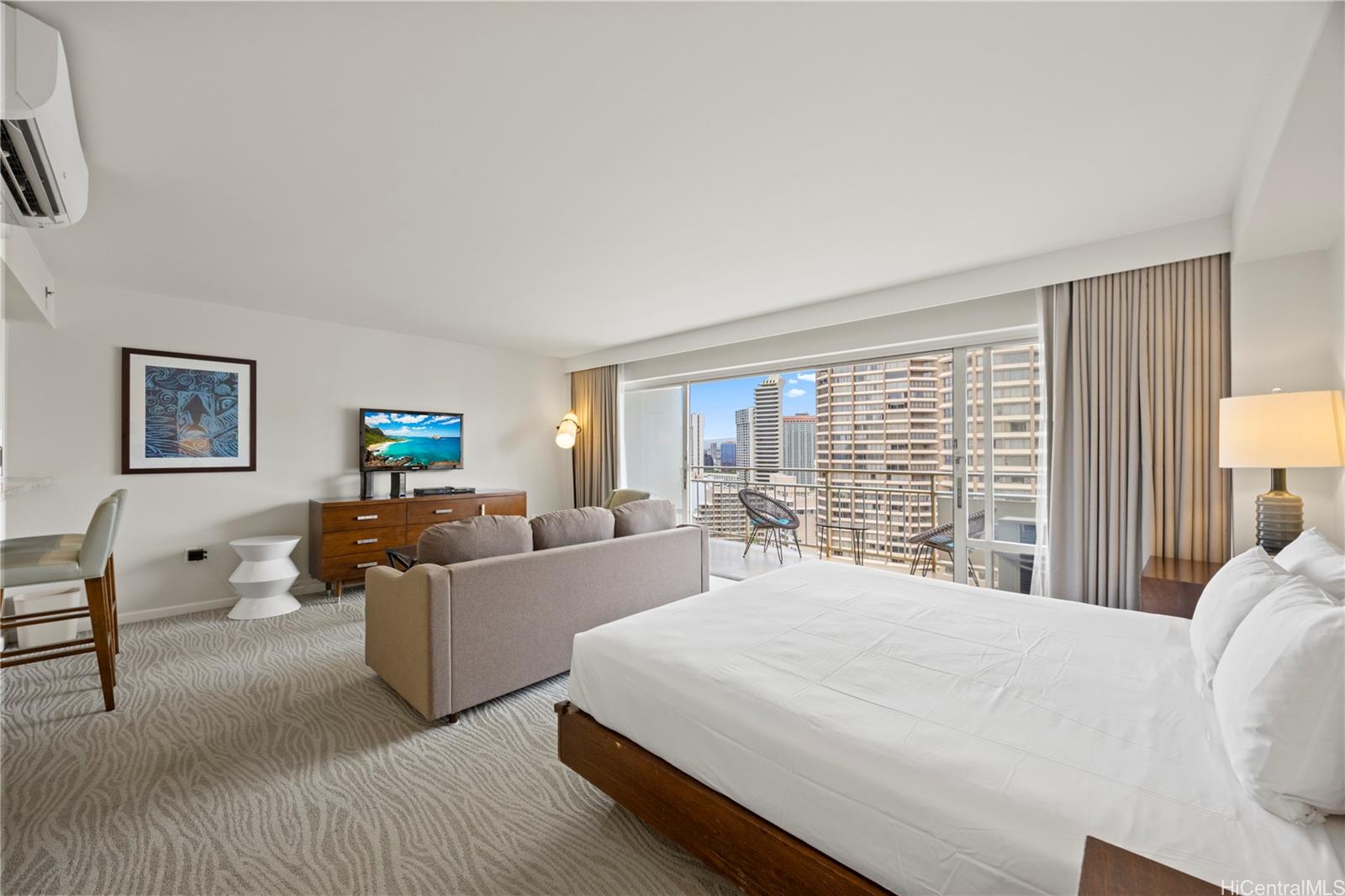 Ilikai Apt Bldg condo # 2223, Honolulu, Hawaii - photo 4 of 20