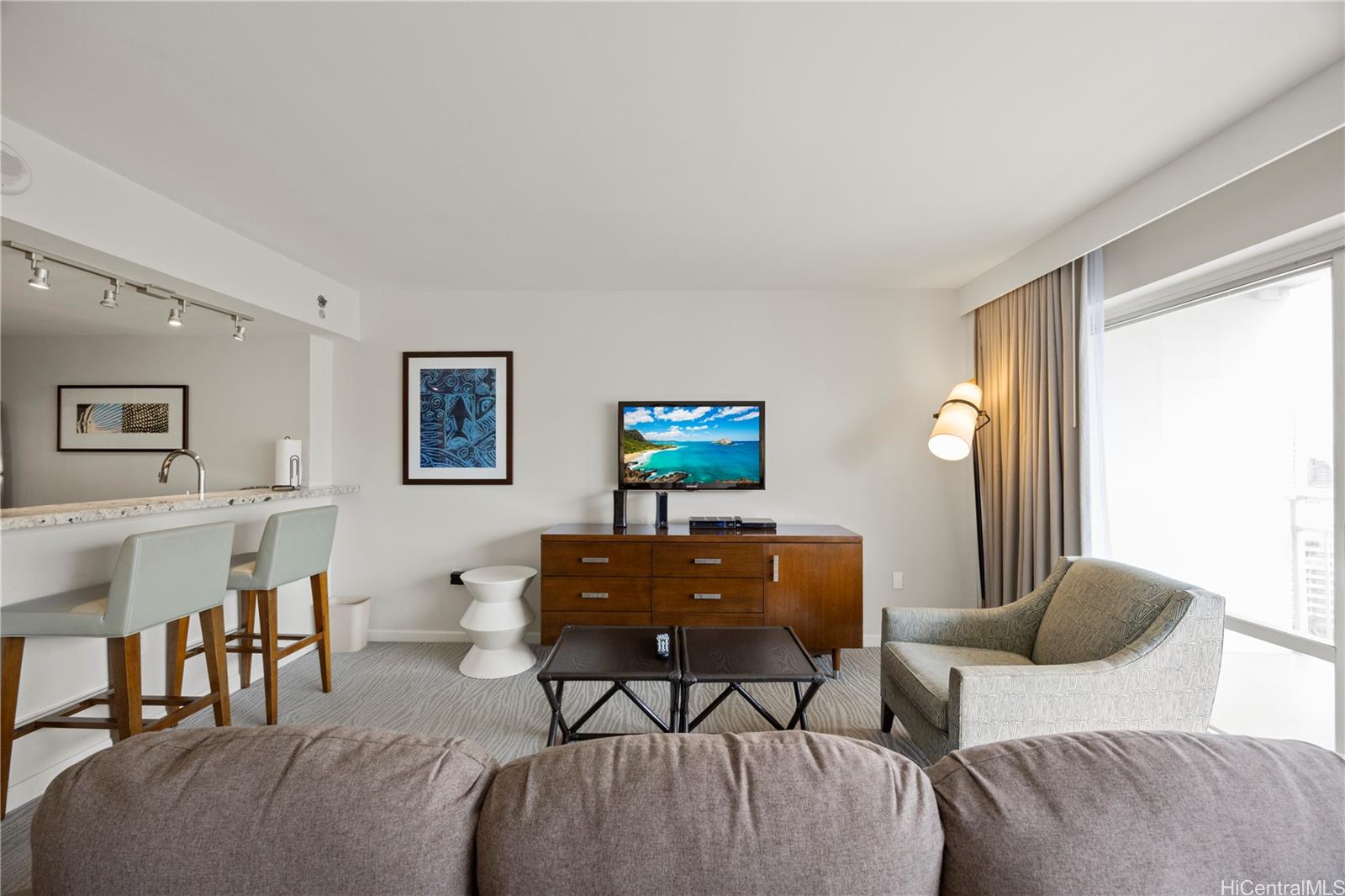 Ilikai Apt Bldg condo # 2223, Honolulu, Hawaii - photo 7 of 20