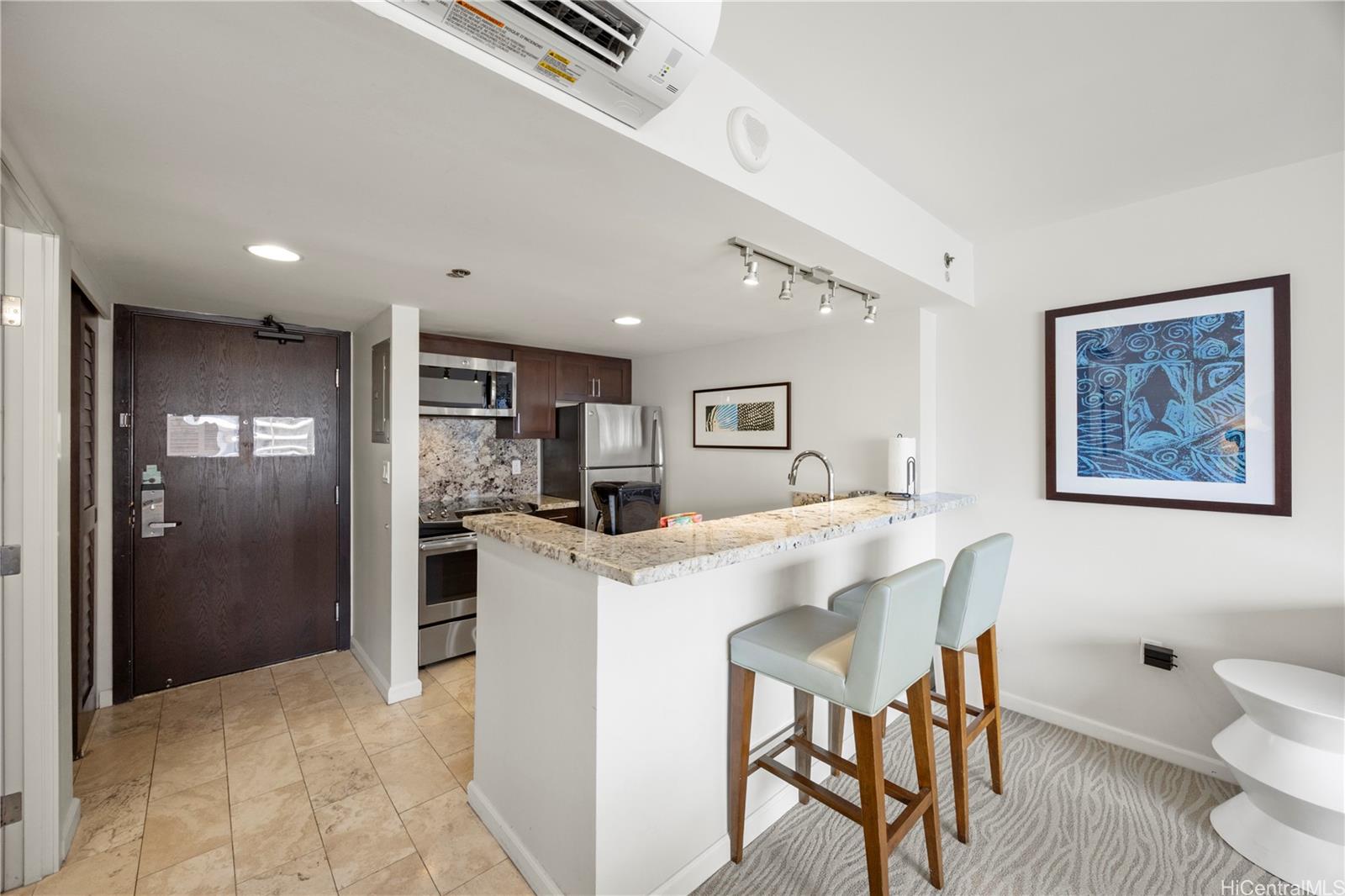 Ilikai Apt Bldg condo # 2223, Honolulu, Hawaii - photo 9 of 20