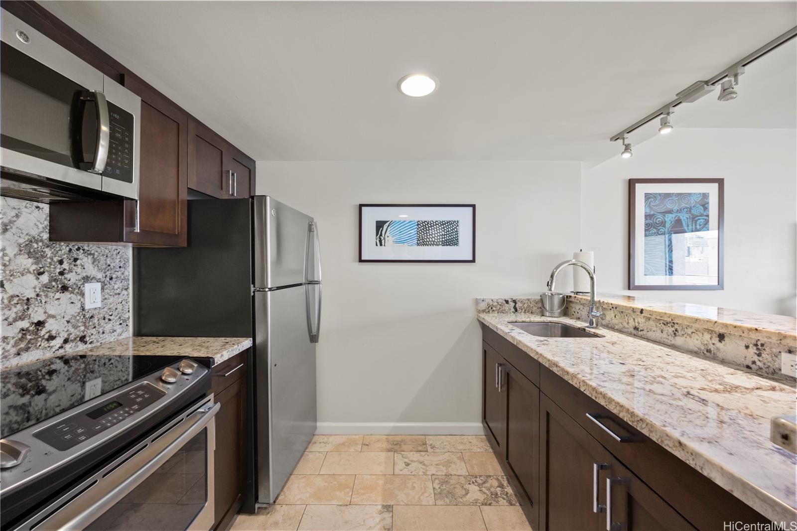 Ilikai Apt Bldg condo # 2223, Honolulu, Hawaii - photo 10 of 20