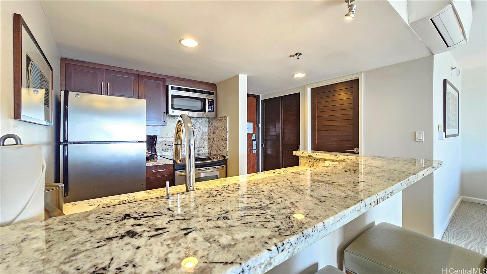 Ilikai Apt Bldg condo # 2302, Honolulu, Hawaii - photo 8 of 25