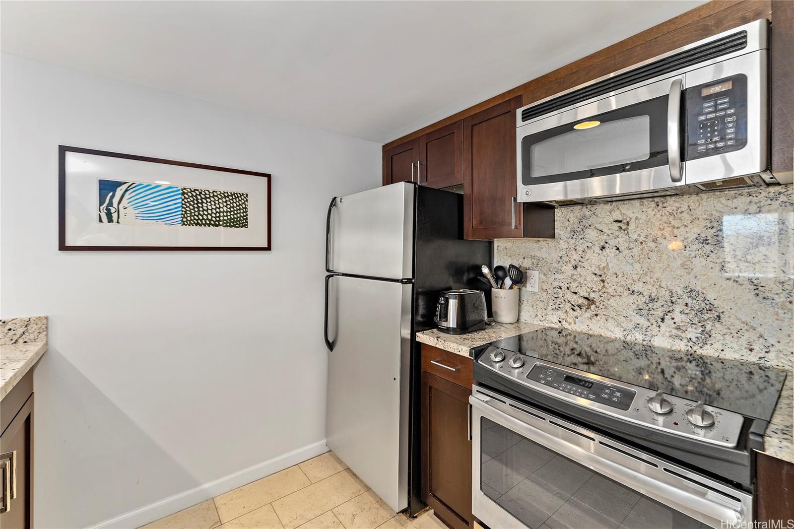 Ilikai Apt Bldg condo # 2307, Honolulu, Hawaii - photo 12 of 23
