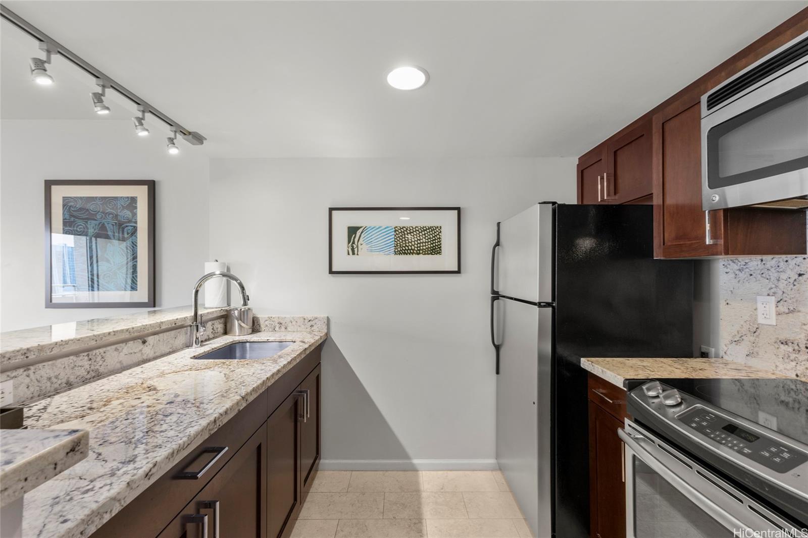 Ilikai Apt Bldg condo # 2321, Honolulu, Hawaii - photo 8 of 15