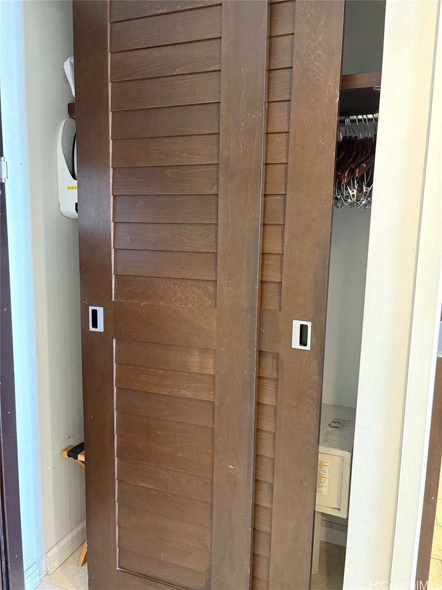 Ilikai Apt Bldg condo # 2328, Honolulu, Hawaii - photo 7 of 20