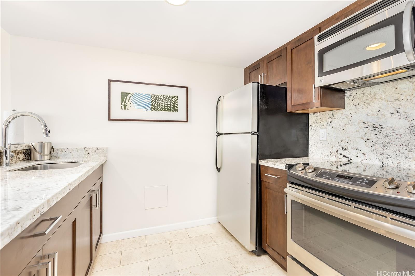 Ilikai Apt Bldg condo # 2337, Honolulu, Hawaii - photo 12 of 25