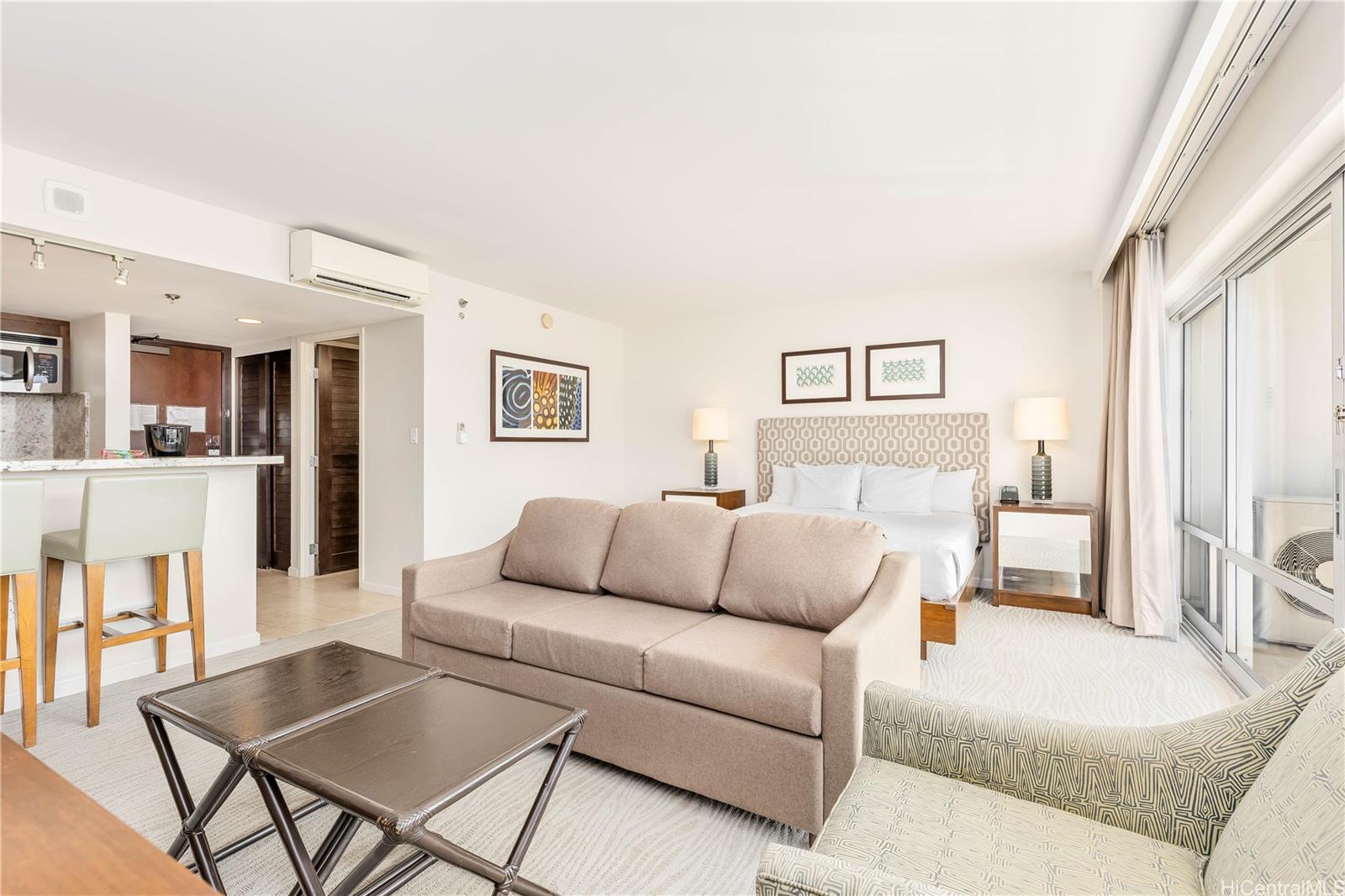 Ilikai Apt Bldg condo # 2337, Honolulu, Hawaii - photo 4 of 25