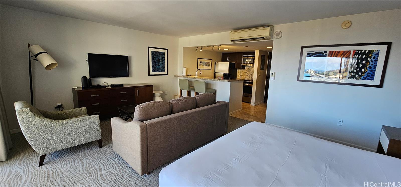 Ilikai Apt Bldg condo # 2428, Honolulu, Hawaii - photo 4 of 25