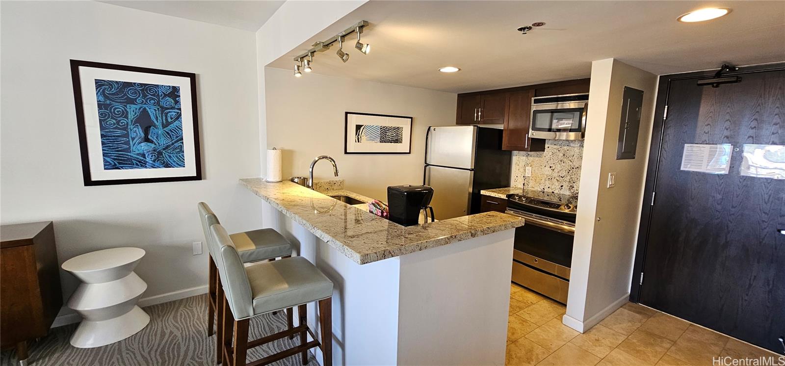 Ilikai Apt Bldg condo # 2428, Honolulu, Hawaii - photo 10 of 25