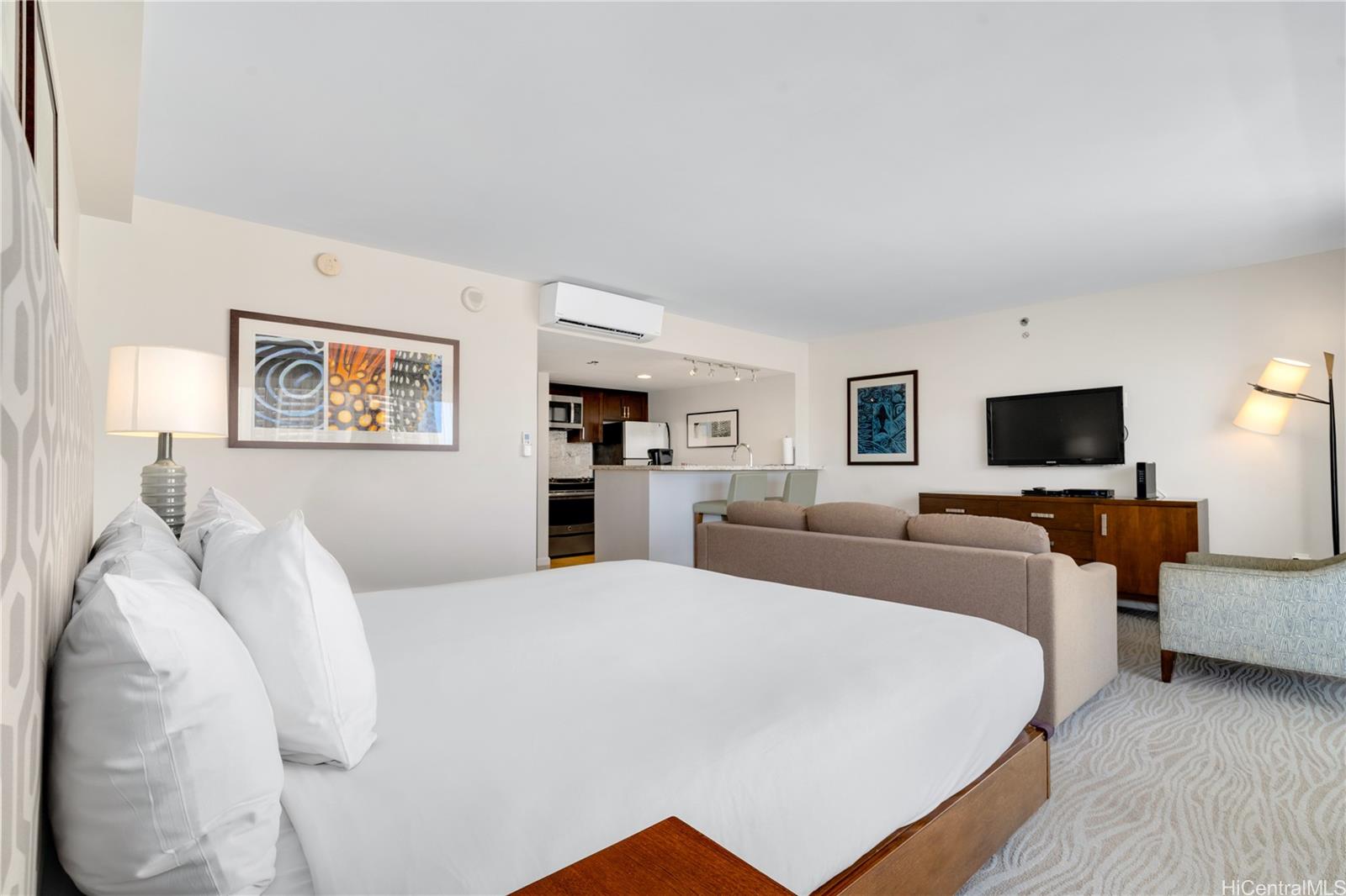 Ilikai Apt Bldg condo # 2430, Honolulu, Hawaii - photo 18 of 23