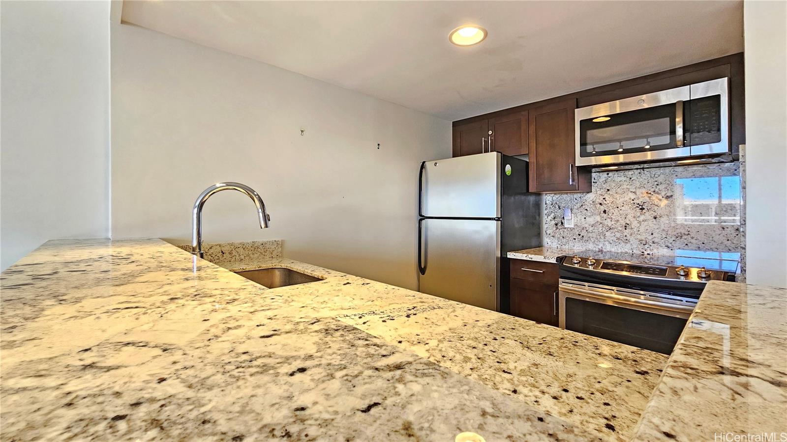 Ilikai Apt Bldg condo # 2436, Honolulu, Hawaii - photo 12 of 25